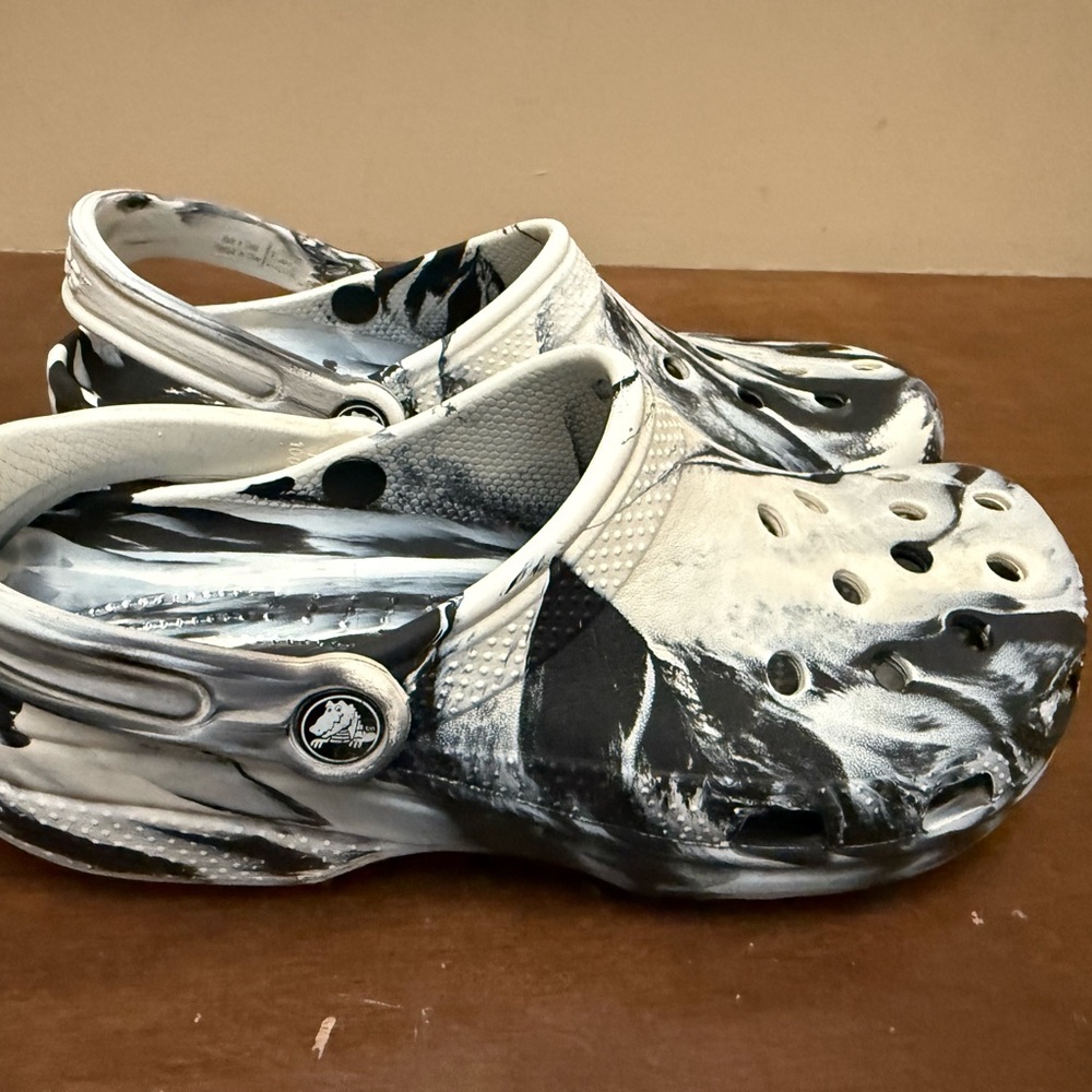 CROCS - Marbled Design
